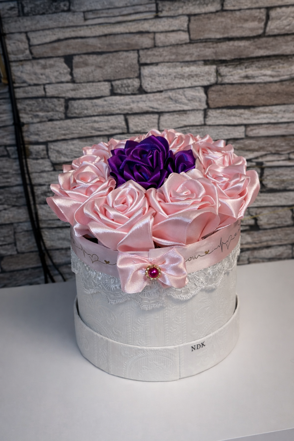 Luxus Deko Box mit Seidenrosen – Perfektes Geschenk