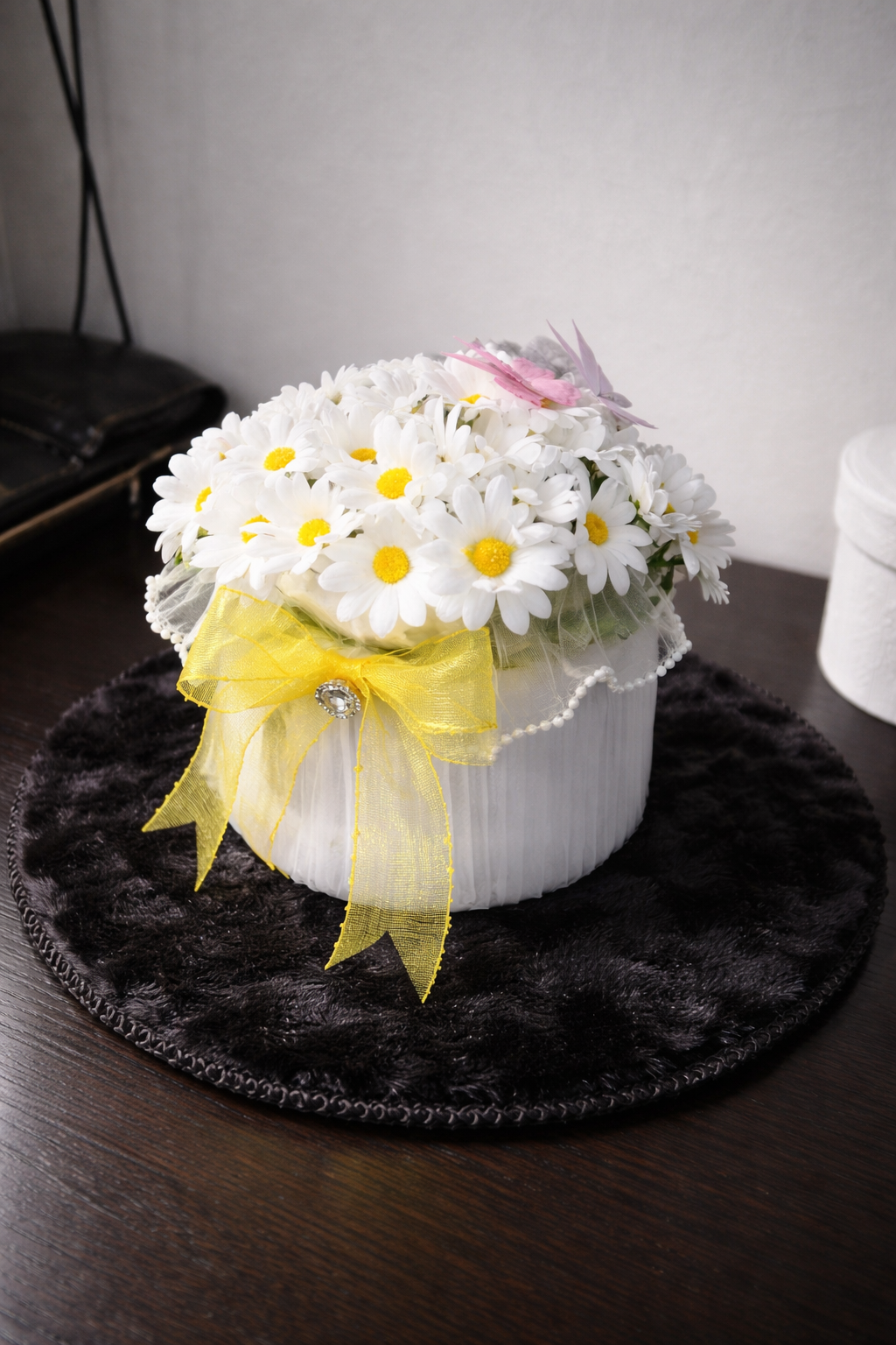 Luxus Margeriten Box mit Schleife – Frische Eleganz 2 Varianten